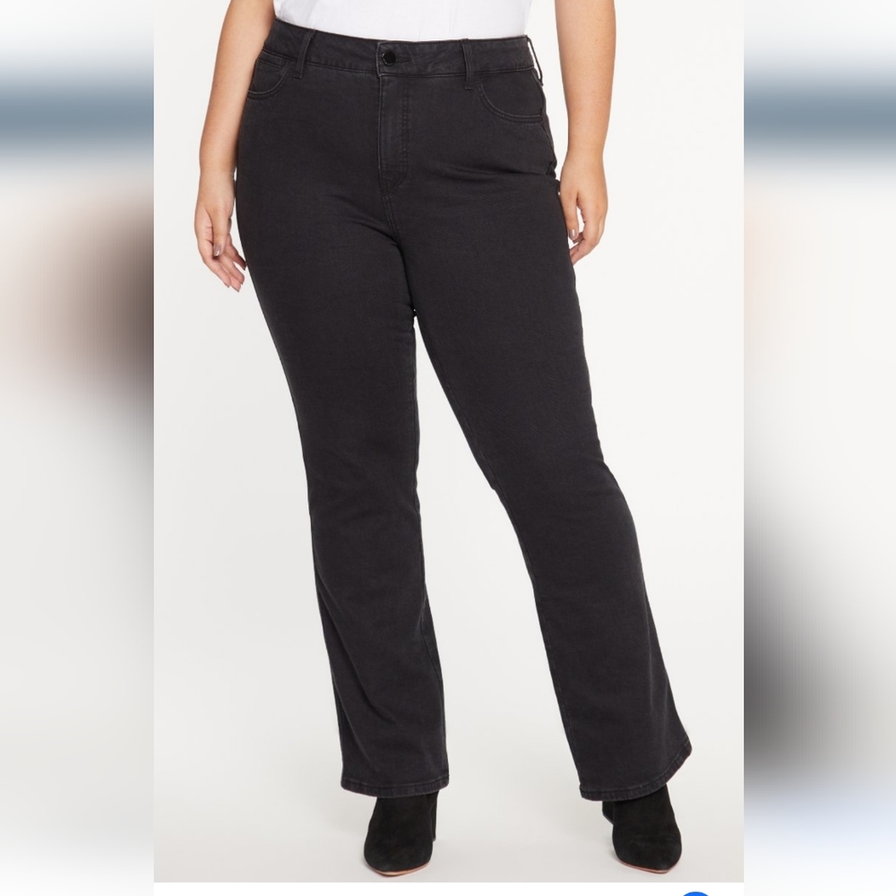 -- Seven highrise bombshell flare 5 pocket black jeans
